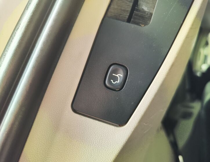 Lancia Voyager MPV 2,8 l 120 kw