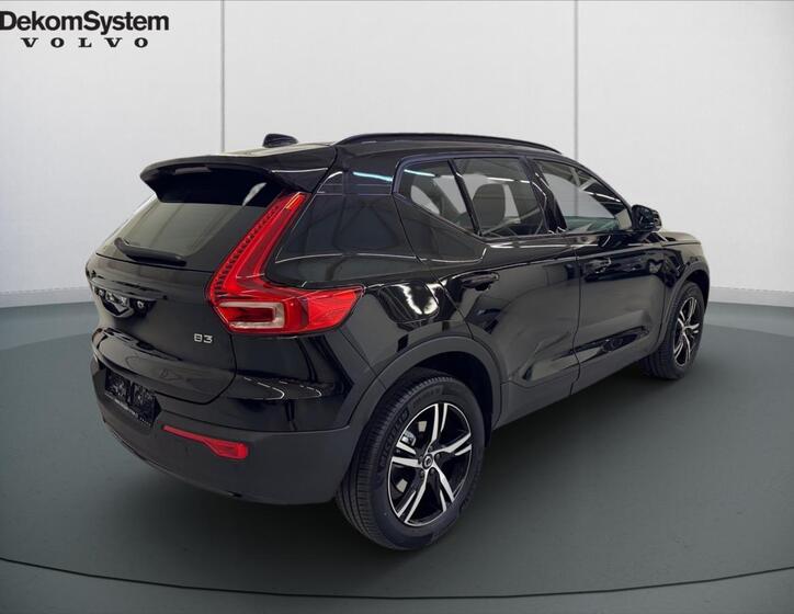 Volvo XC40 3