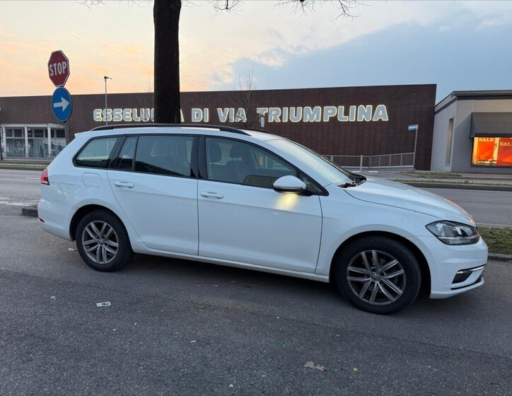 Volkswagen Golf Kombi 2,0 l 110 kw