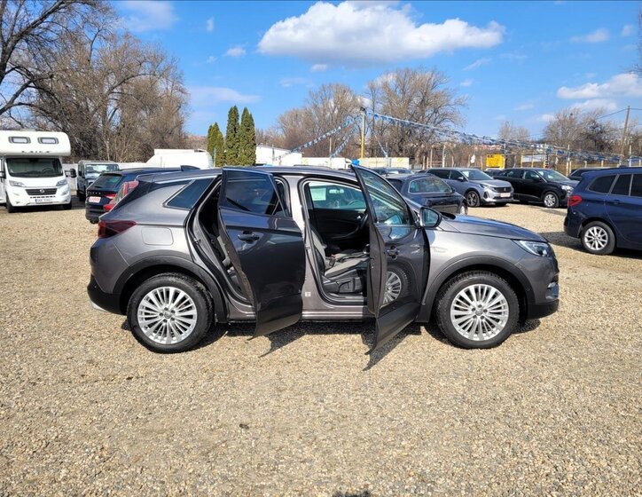 Opel Grandland X SUV / Terénní 1,5 l 96 kw