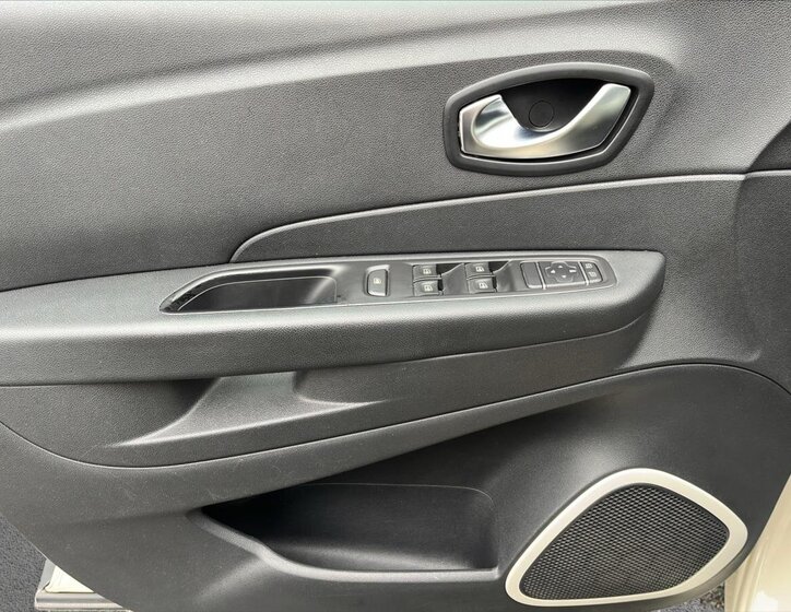 Renault Captur SUV / Terénní 898,0 66 kw