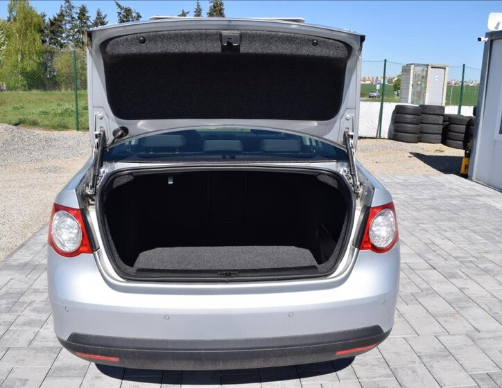 Volkswagen Jetta Kombi 1,4 l 90 kw