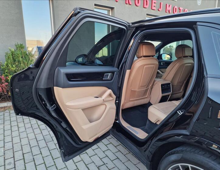 Porsche Cayenne 17