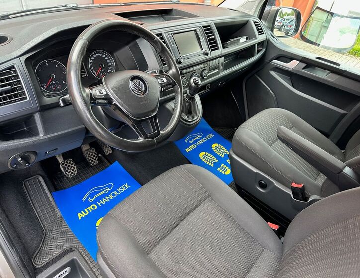 Volkswagen Caravelle 9