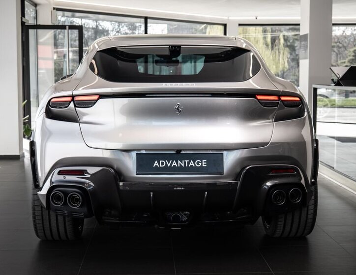 Ferrari Ostatní SUV / Terénní 6,5 l 529 kw