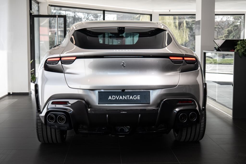 Ferrari Ostatní SUV / Terénní 6,5 l 529 kw