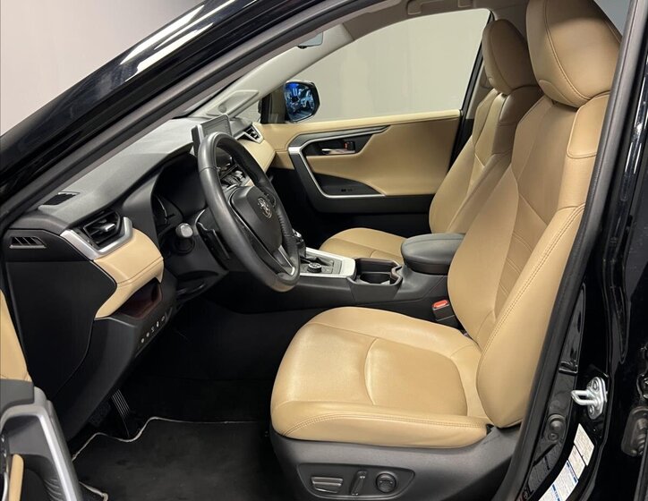 Toyota RAV4 SUV 2,5 l 131 kw