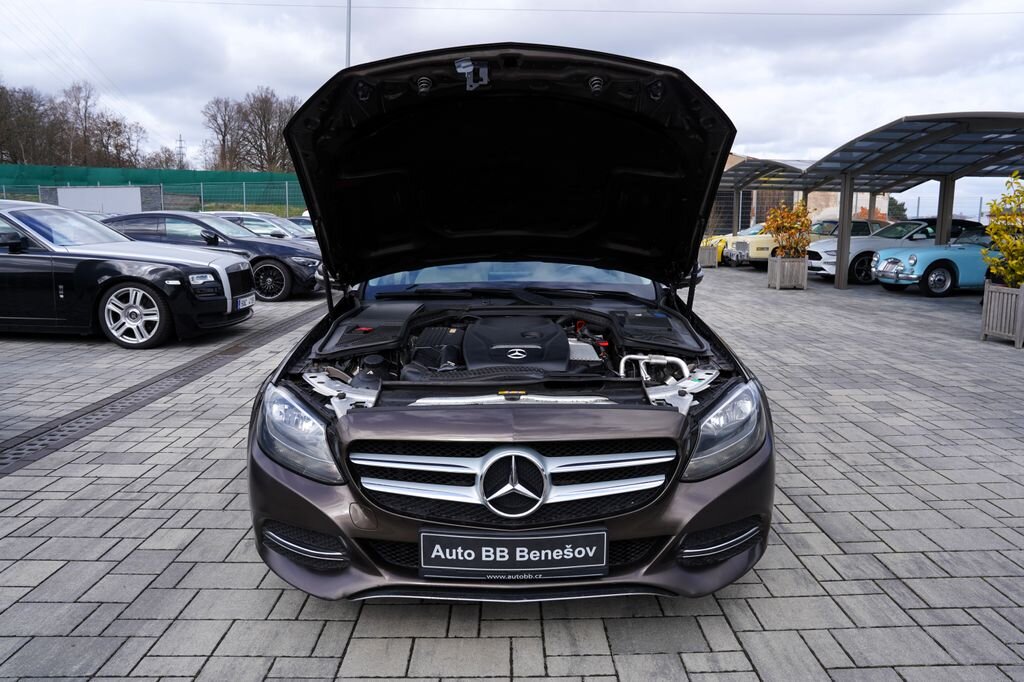 Mercedes-Benz Třídy C Sedan / Limuzína 1,6 l 115 kw