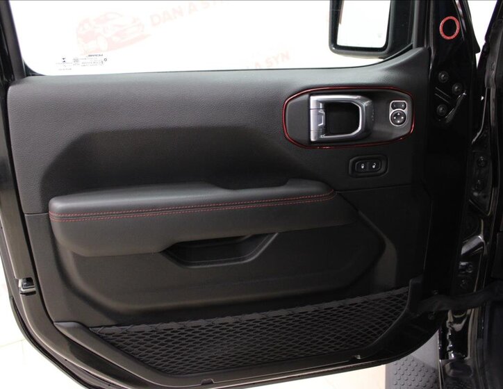 Jeep Wrangler Ostatní 2,0 l 200 kw