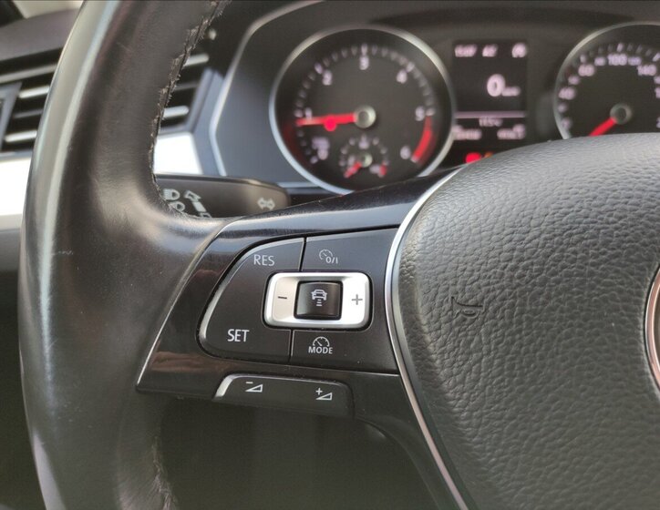 Volkswagen Passat Kombi 2,0 l 110 kw