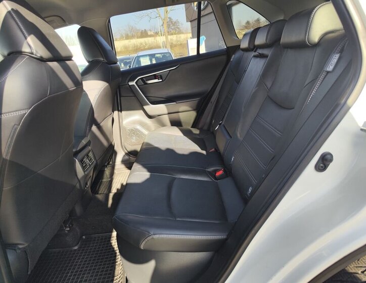 Toyota RAV4 SUV / Terénní 2,5 l 163 kw