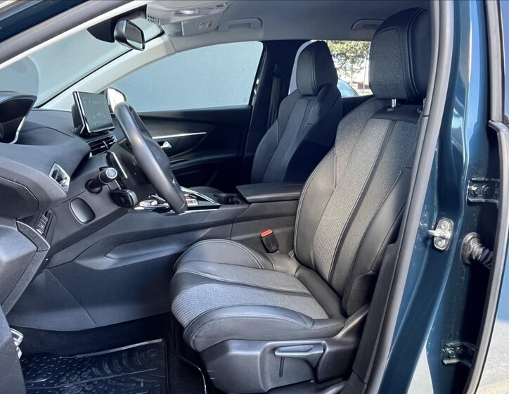 Peugeot 3008 SUV / Terénní 1,5 l 96 kw