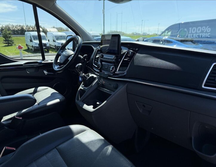 Ford Tourneo Custom MPV 2,0 l 136 kw