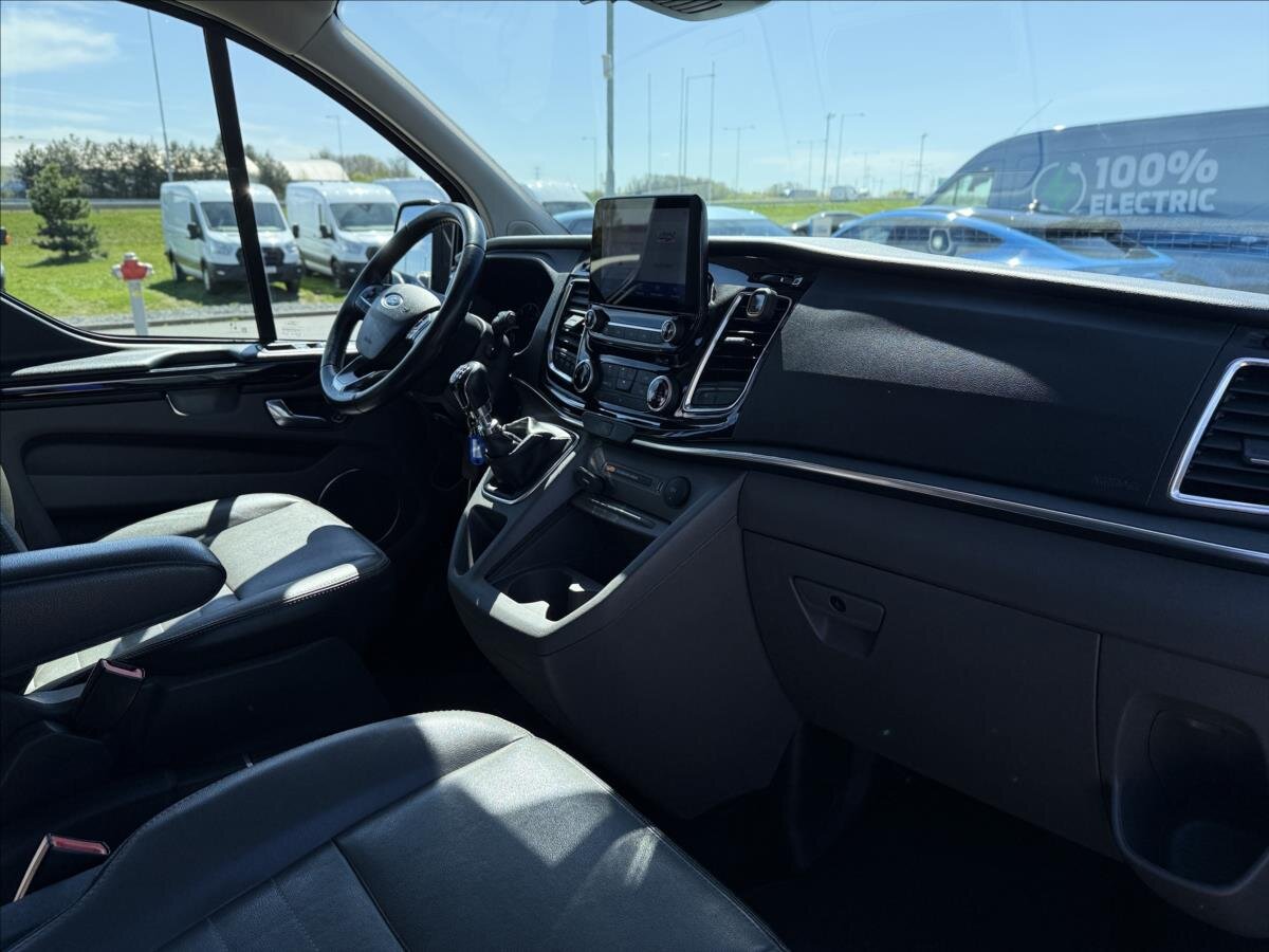 Ford Tourneo Custom MPV 2,0 l 136 kw
