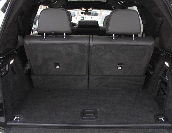 BMW X7 SUV 4,4 l 390 kw