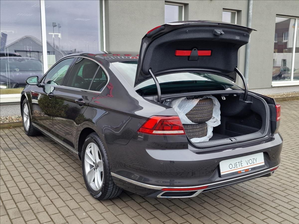Volkswagen Passat Sedan / Limuzína 2,0 l 147 kw