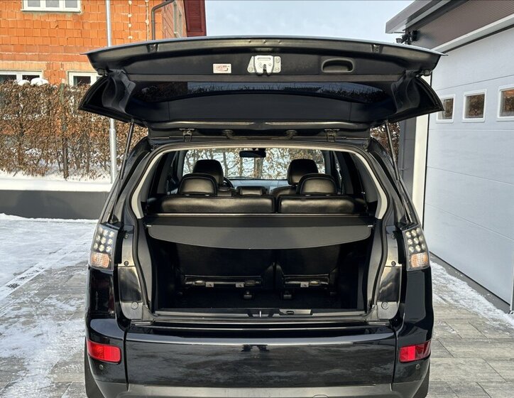 Mitsubishi Outlander 32