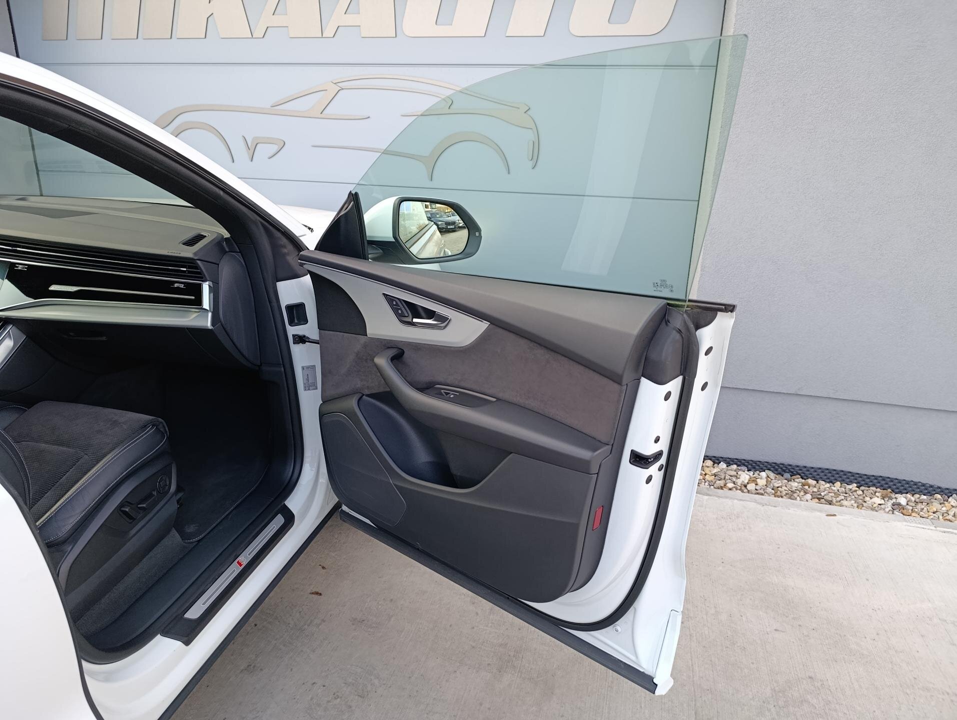 Audi Q8 SUV / Terénní 3,0 l 210 kw