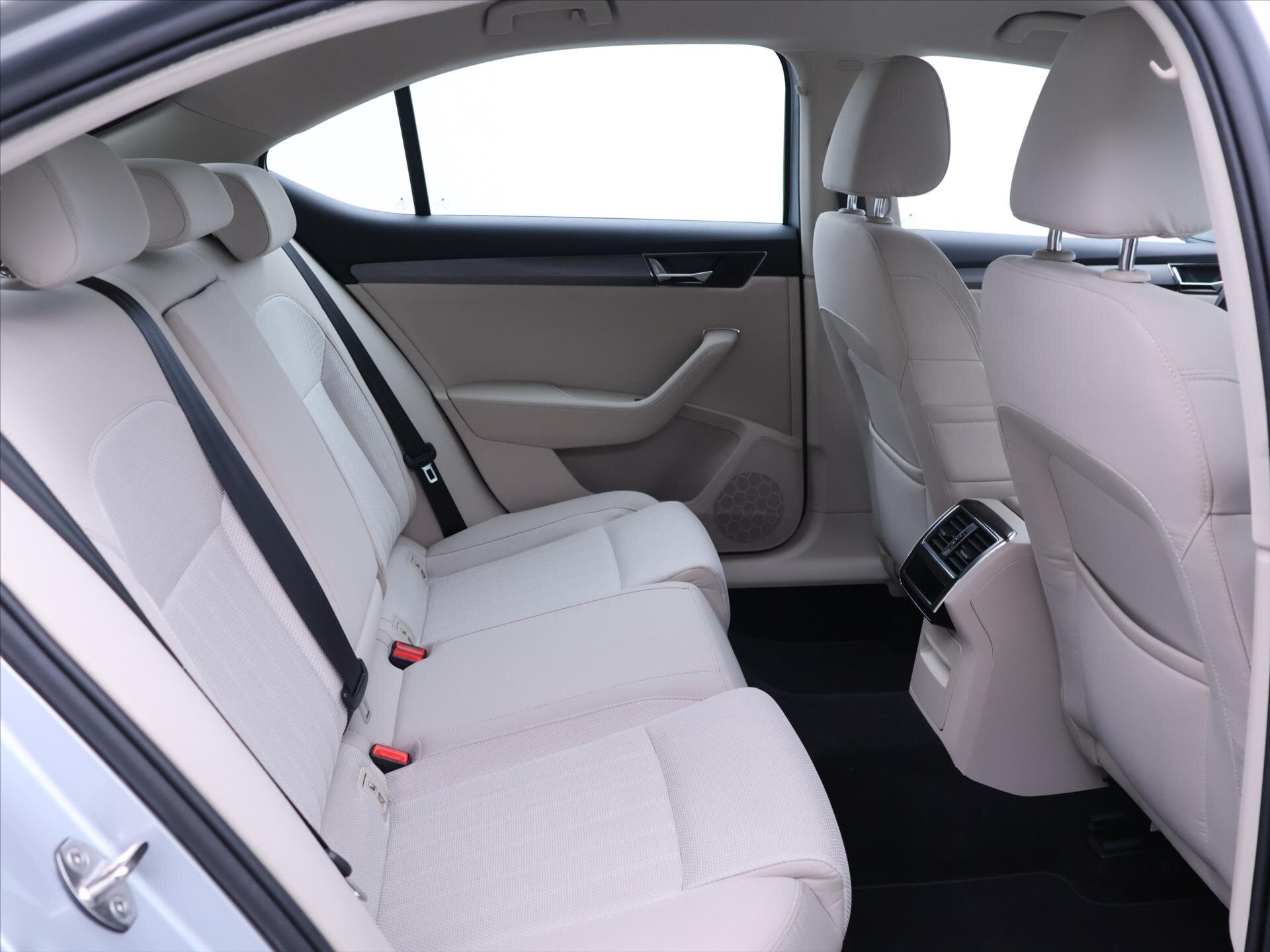 Škoda Superb Liftback 2,0 l 110 kw