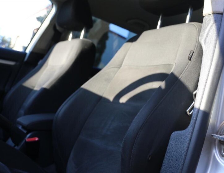 Volkswagen Golf Kombi 1,6 l 77 kw