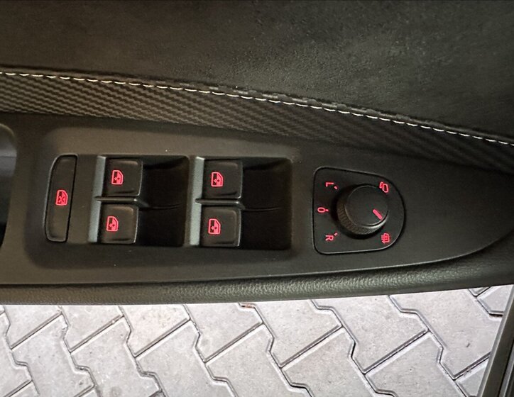 Seat Leon Kombi 2,0 l 221 kw