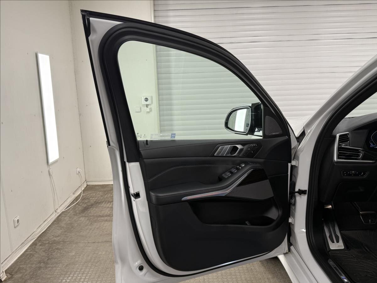 BMW X7 Kombi 3,0 l 250 kw