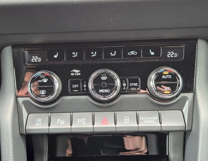 Škoda Karoq SUV / Terénní 1,5 l 110 kw