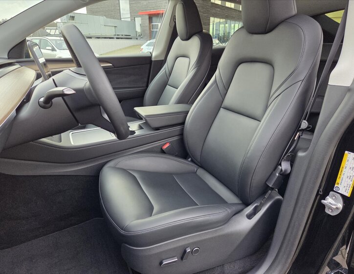 Tesla Model Y SUV 0,0 393 kw