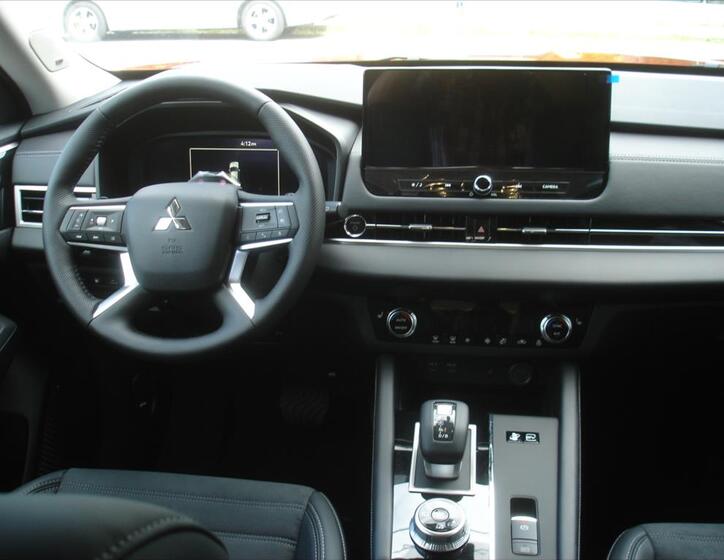 Mitsubishi Outlander 7