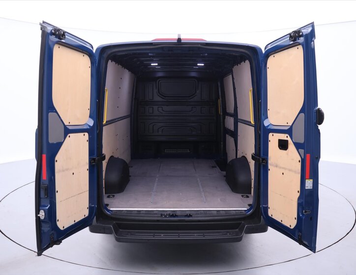 Volkswagen Crafter 9
