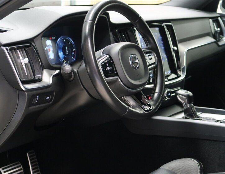 Volvo V60 Kombi 2,0 l 140 kw