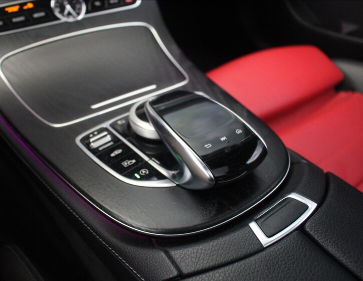 Mercedes-Benz Třídy E 21