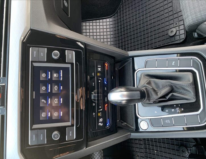 Volkswagen Passat 10