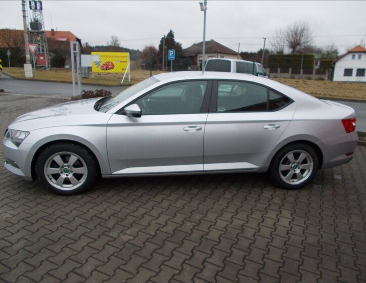 Škoda Superb Sedan 2,0 l 110 kw