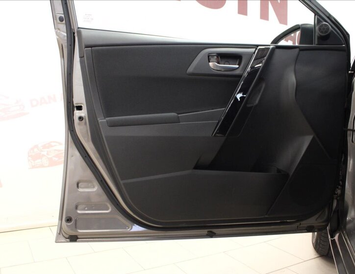 Toyota Auris Hatchback 1,2 l 85 kw