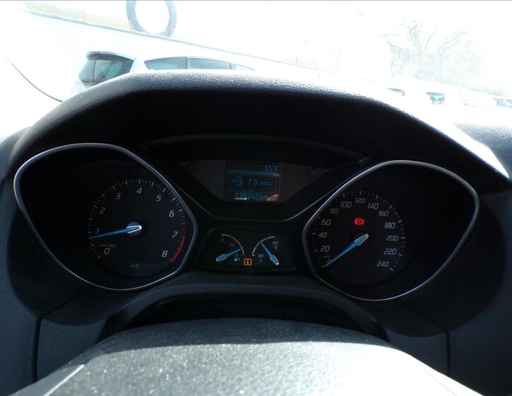 Ford Focus Kombi 998,0 92 kw