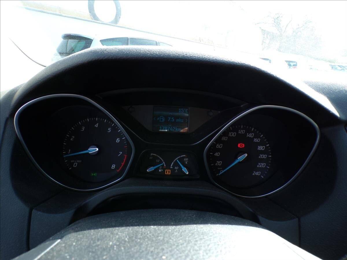 Ford Focus Kombi 998,0 92 kw