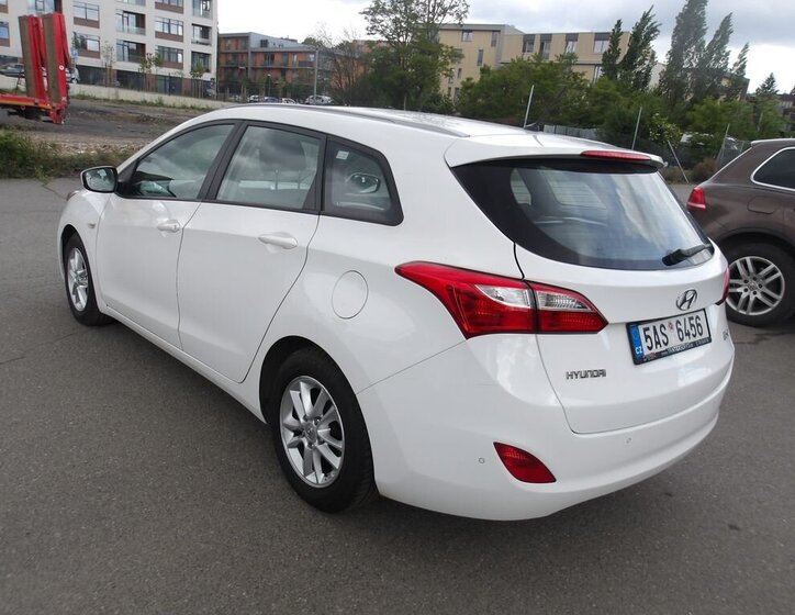 Hyundai i30 Kombi 1,6 l 88 kw