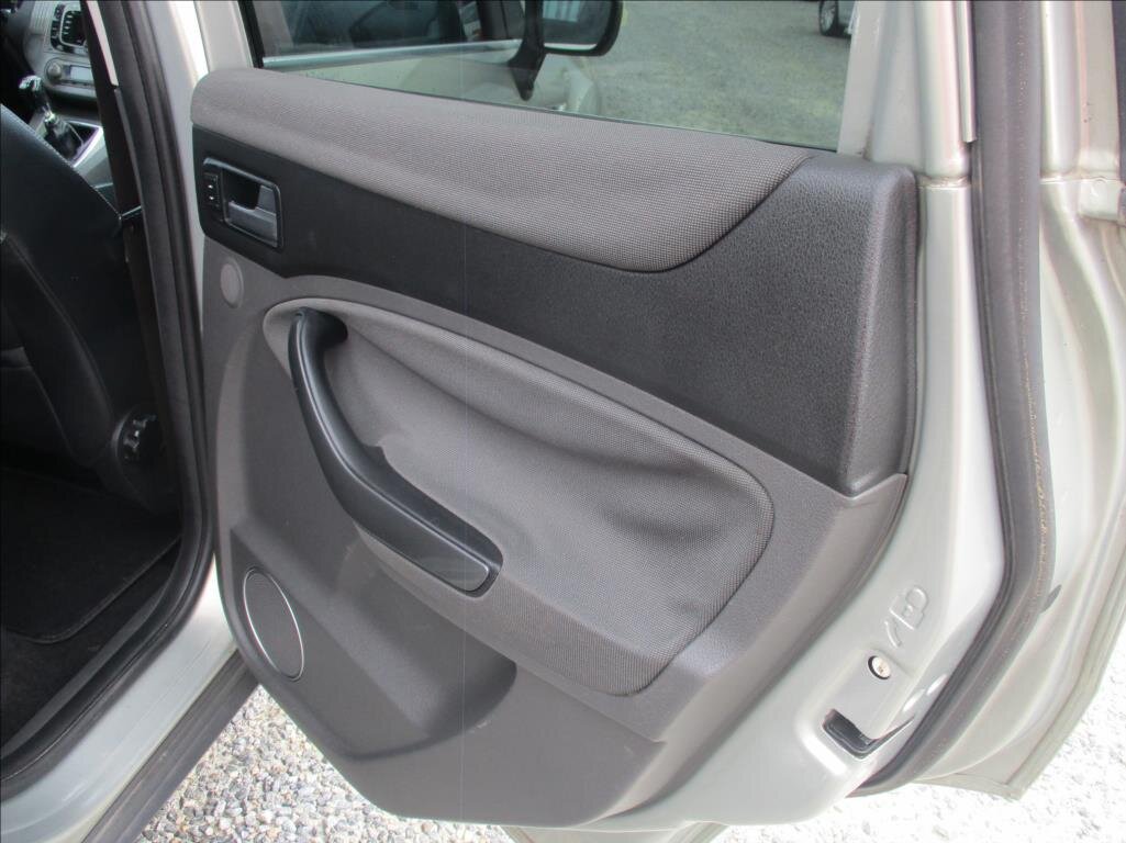 Ford Kuga SUV / Terénní 2,0 l 100 kw