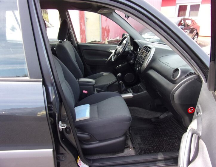 Toyota RAV4 Skříň 2,0 l 110 kw
