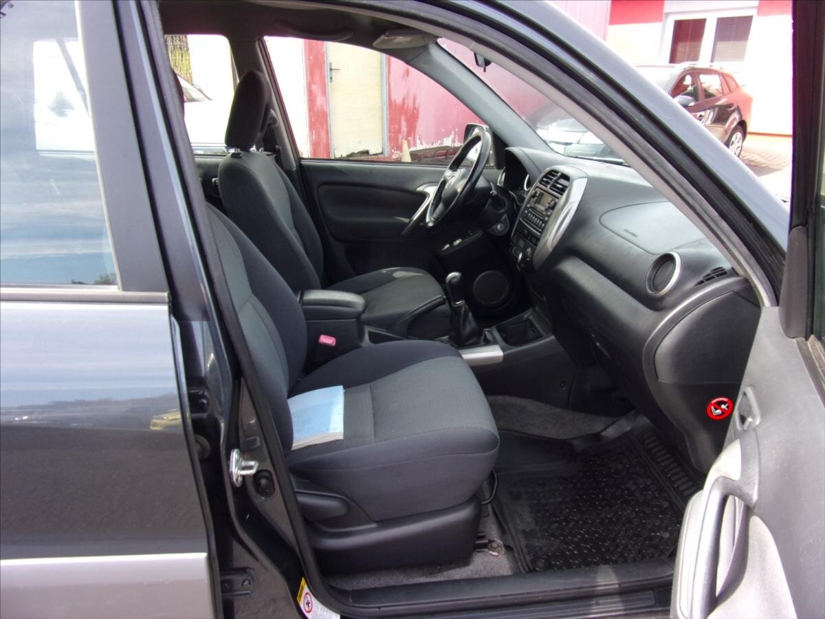 Toyota RAV4 Skříň 2,0 l 110 kw