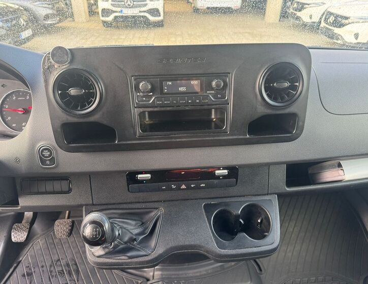 Mercedes-Benz Sprinter 12