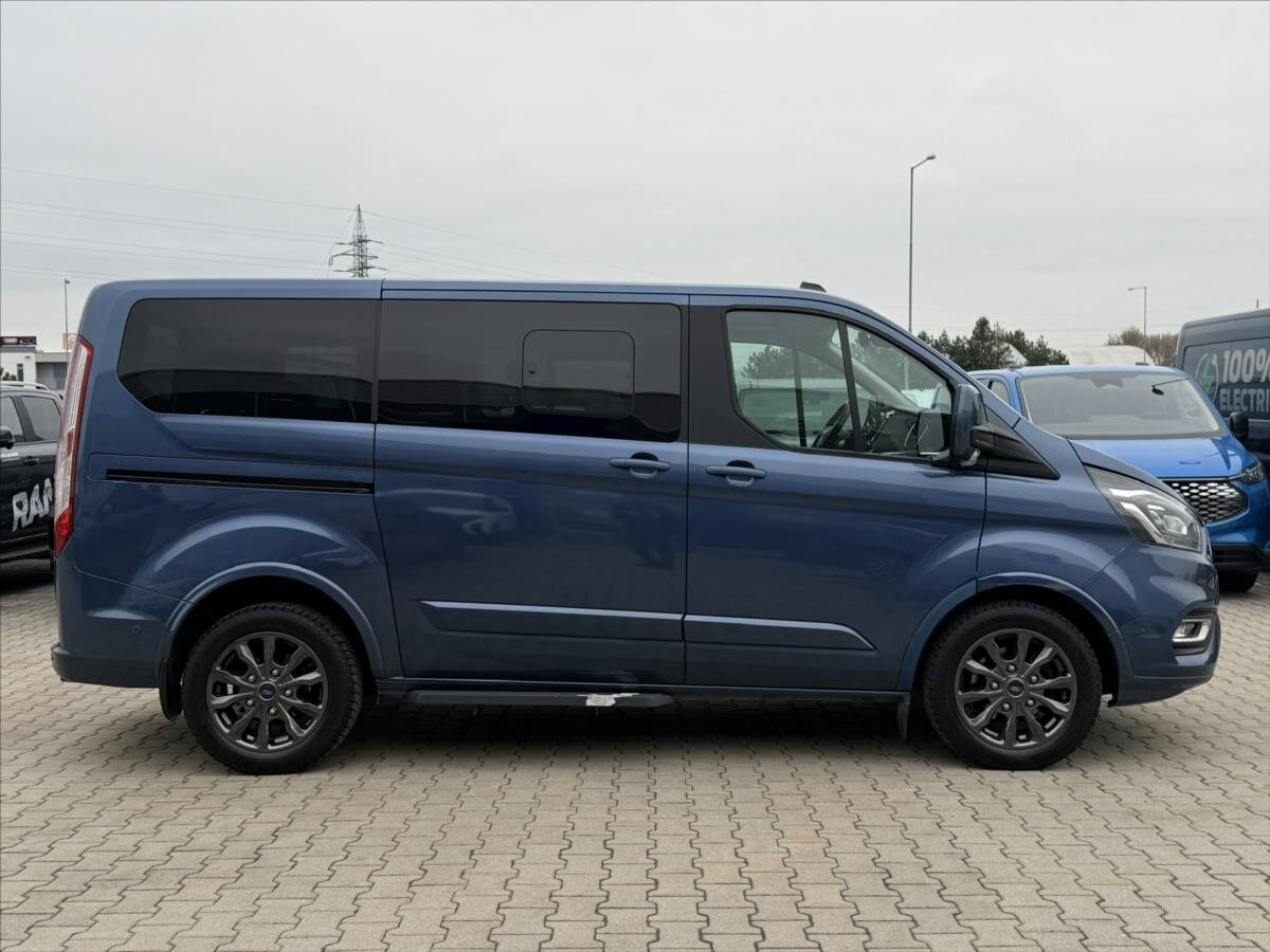 Ford Tourneo Custom MPV 2,0 l 136 kw