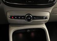 Volvo XC40 17