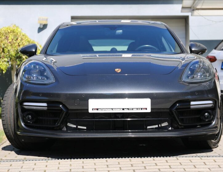 Porsche Panamera 9