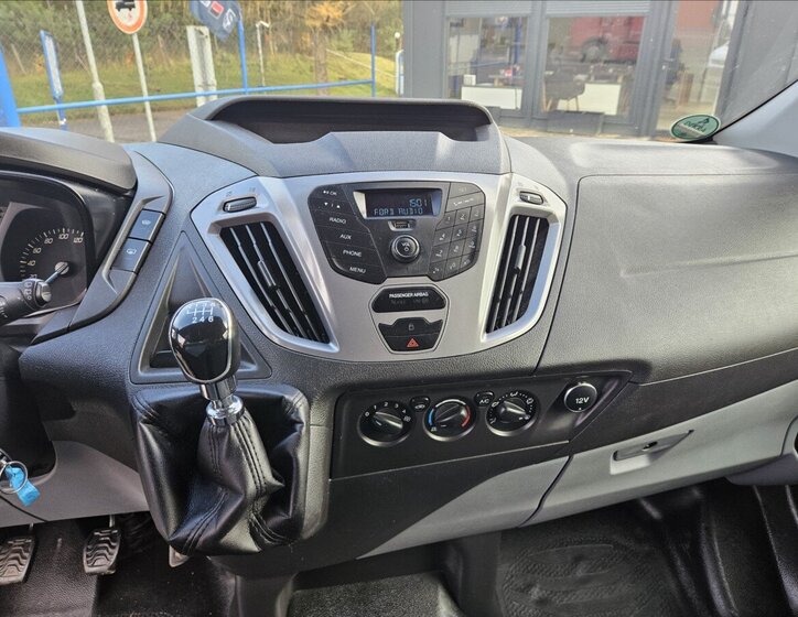 Ford Transit Custom 13