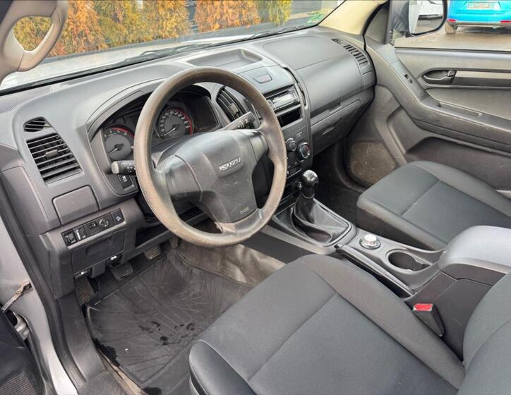 Isuzu D-Max 12