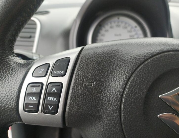 Suzuki Splash Hatchback 1,2 l 63 kw