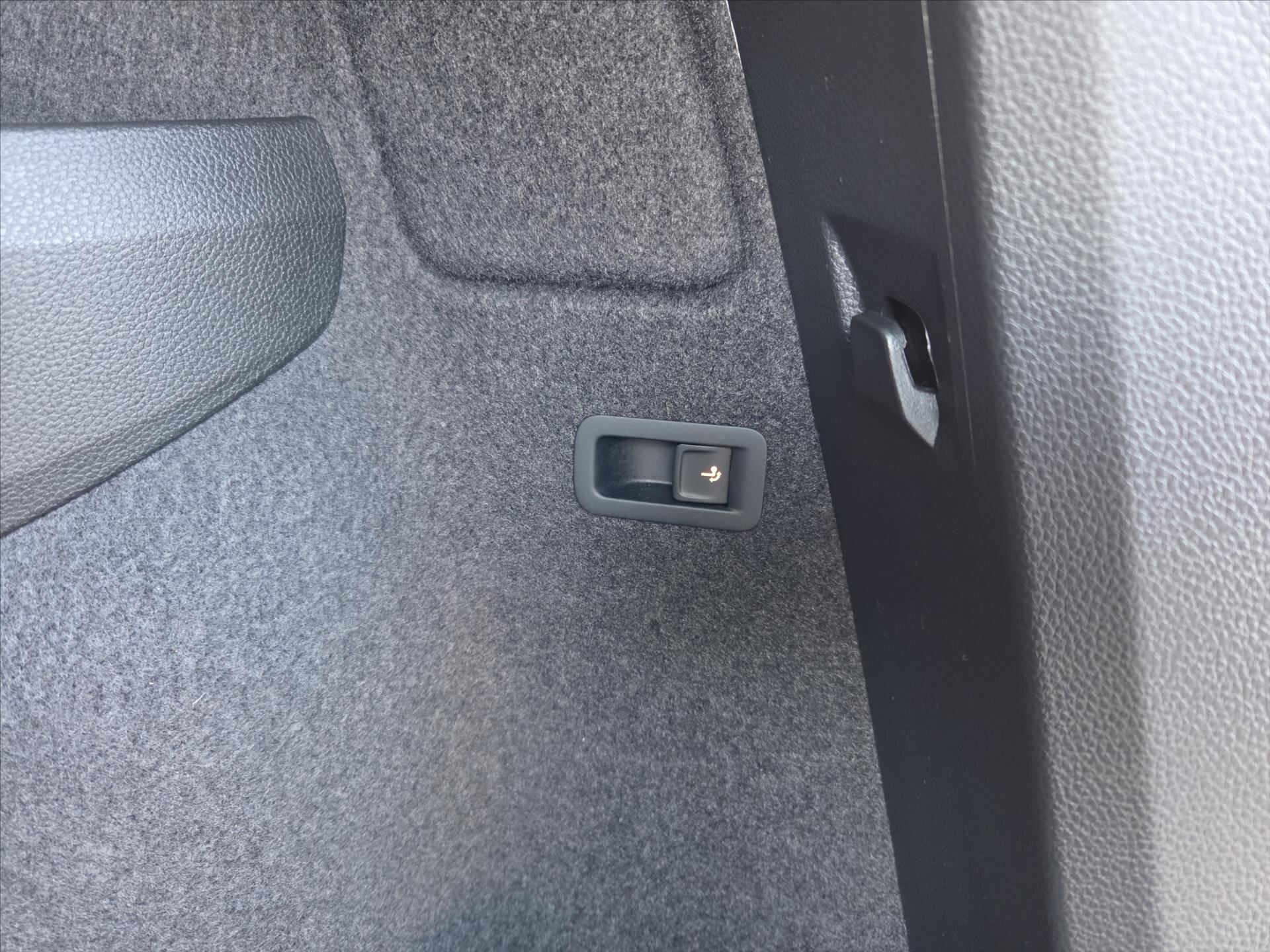 Škoda Karoq SUV 1,5 l 110 kw