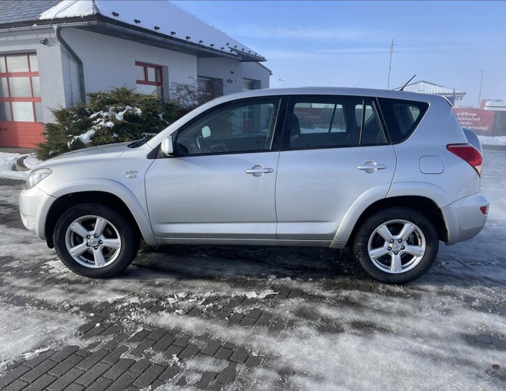 Toyota RAV4 2
